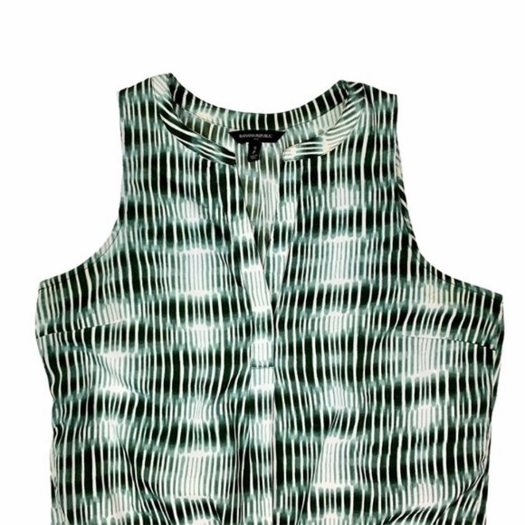 (Up To 50% Off SALE)  Banana Republic Short Sleeve Top - Picture 2 of 3
